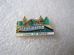 PIN'S  BÂTEAU   CANAL  DE  BRIARE - Boats