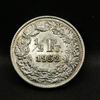 1/2 FRANC ARGENT 1952 B BERNE HELVETIA DEBOUT SUISSE / SWITZERLAND SILVER - 1/2 Franken