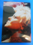 AUTOGRAPHE DE MURIEL ROBIN SUR PHOTO - Singers & Musicians