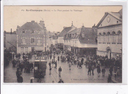 AY-CHAMPAGNE: La Place Pendant Les Vendanges, Tramway - Très Bon état - Ay En Champagne