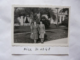 PHOTO ANCIENNE ( 9,5 X 6,5 Cm) Sur Support Cartonné - SCENE ANIMEE - NICE 1948 - Lieux