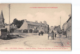 LES PIEUX - Entrée Du Bourg - Très Bon état - Sonstige & Ohne Zuordnung