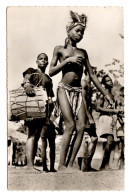 AFRIQUE NOIRE : Jeune Danseuse Seins-nus (F8044) - Andere & Zonder Classificatie