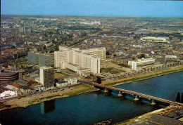 NANTES   ( LOIRE ATLANTIQUE )     LE PONT HAUDAUDINE , LE QUAI MONCOUSU . . . - Nantes