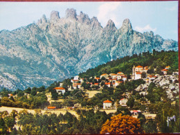 20A - ZONZA - Vue Générale Du Village Et Les Aiguilles De Bavella. - Sonstige & Ohne Zuordnung