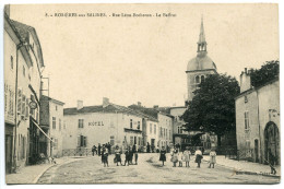 CPA Du 54 * ROSIÈRES Aux SALINES Rue Léon Bocheron Le Beffroi [Groupe Enfants Hôtel Du Commerce ] Editeur Billotte Tabac - Andere & Zonder Classificatie