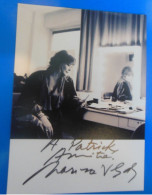 AUTOGRAPHE DE MARINA VLADY SUR PHOTO - Schauspieler Und Komiker