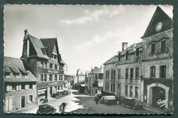 19 - CORREZE - NEUVIC D'USSEL : Place De La Mairie - CPSM Voyagée - Other & Unclassified