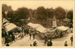 01.PONT DE VAUX.PLACE LEGRAND UN JOUR DE MARCHE - Pont-de-Vaux