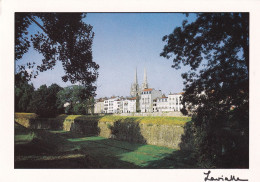 64, Bayonne, La Cathédrale Et Les Remparts - Bayonne