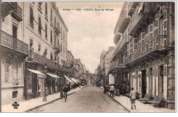 03.VICHY.RUE DE NIMES. - Vichy