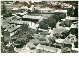 07 .n°39781 .villeneuve De Berg.statue Et Place Olivier De Serres .etat. Cpsm 15 X 10 Cm . - Other & Unclassified