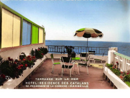 13. N° 200106 . MARSEILLE . TERRASSE SUR LA MER HOTEL RESIDENCE DES CATALANS . CPSM . 14,5 X 10,5 - Non Classés