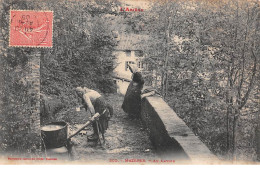 09 .n°109542 . Mazeres . Au Lavoir .villageoises . - Autres & Non Classés