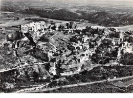 13 . N° 103283 .les Baux .vue Aerienne Du Village Et Les Ruines Du Vieux Chateau . - Autres & Non Classés