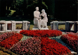 LISIEUX - LES BUISSONNETS - Le Groupe Sculpté Du Jardin - Lisieux