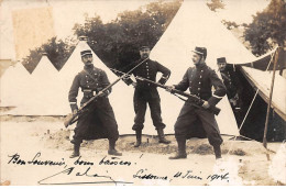 02 - N°72798 - SISSONNE - 18ème Militaires Avec Leurs Fusils - Carte Photo - Sissonne