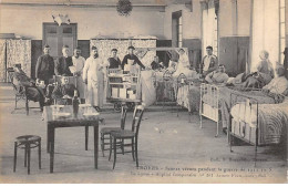 10 - TROYES - SAN39756 - Le Lycée - Hôpital Temporaire - Dames Françaises - Scènes Vécues Pendant La Guerre 1914-15 - Troyes