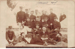 02 - N°83249 - SISSONNE - Militaires Certains Fumant La Pipe - Carte Photo - Sissonne