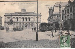 02 - LAON - SAN54095 - La Place De L'Hôtel De Ville - Laon