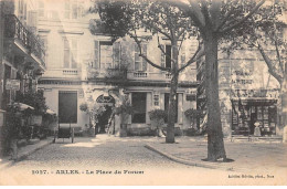 13 - ARLES - SAN56787 - La Place Du Forum - Arles