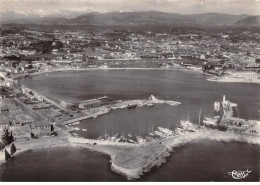 06 . N° Kri10090 . Antibes. Vue Panoramique Aerienne Sur Le Port . N°348-17 A. Editions Combier . Cpsm 10X15 Cm . - Altri & Non Classificati