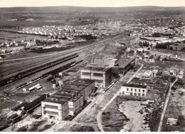 13 . N°kri10190 . Miramas.vue Aerienne Sur Les Usines Kulman Et La Ville. N°23839 A. Edition Combier . Cpsm 10X15 Cm . - Autres & Non Classés