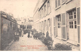 02 - SOISSONS - SAN47089 - Pensionnat De L'Enfant Jésus - Cour D'Honneur - Soissons