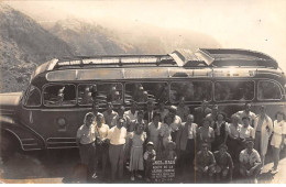 06 - N°86970 - NICE - Touristes Devant Un Autobus à Toit Ouvert, De Nice En Italie, Route Grande Corniche - Carte Photo - Straßenverkehr - Auto, Bus, Tram