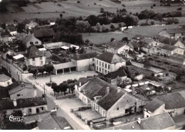 10 - SAN60315 - LONGCHAMP SUR AUJON - La Place Et La Mairie - Vue Aérienne - Combier 218-16 A - CPSM 10x15 Cm - Other & Unclassified