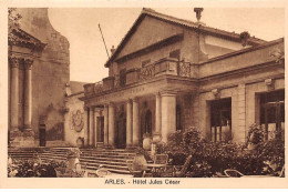 13 - ARLES - SAN65654 - Hôtel Jules César - Arles