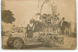 06 - N°88380 - CANNES - Un Camion Fleuri, Avec Des Enfants Dessus - Carte Photo - Cannes