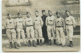 02 - N°88393 - Groupe De Militaires - Carte Photo - Autres & Non Classés