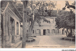 CAR-AAHP1-2-0001 - SOISSONS - Patronage "jeanne D'arc" - Cour D'honneur - Soissons