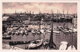 83 - Var -   TOULON -  Vue Sur Le Port - Toulon