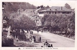 65 - Hautes Pyrenées -  BAGNERES De BIGORRE -  La Place Des Thermes - Bagneres De Bigorre