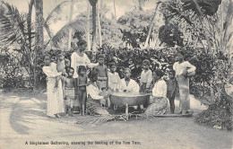 CPA CEYLON / A SINGHALESE GATHERING / SHOWING THE BEATING OF THE TOM TOM - Sri Lanka (Ceilán)