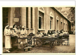 Lourdes. Le Déjeuner Des Malades En Plein Air. - Lourdes