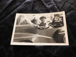 P-769 , Photo , Petit Garçon Dans Une Automobile De Manège, Circa 1955 - Anonyme Personen