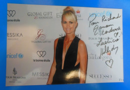 AUTOGRAPHE DE LAETICIA HALLYDAY SUR PHOTO - Televisione E Internet