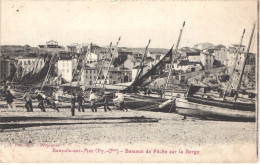 FR66 BANYULS SUR MER - Fau - Halage Des Barques De Pêche Sur La Berge - Animée - Belle - Banyuls Sur Mer