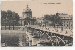 CPA ( Paris - Pont Des Arts Et Institut ) - Andere Monumenten, Gebouwen