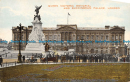 R108036 Queen Victoria Memorial And Buckingham Palace. London. Valentine. Colour - Autres & Non Classés