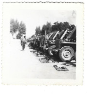 Photo Militaire Ancienne - Revue De Vehicules - Guerre, Militaire