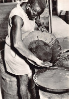 Congo Kinshasa - Mission De MONGBWALU - Extraction De L'or Par Procédé Alluvionnaire TAILLE DE LA CARTE POSTALE 15 Cm. P - Belgisch-Kongo