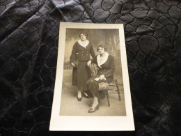 C-247 , Carte-photo  2 Femmes élégantes, Retournac, Haute-Loire - Retournac