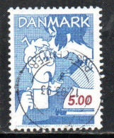 DANEMARK DANMARK DENMARK DANIMARCA 1992 CARTOON CHARACTERS POET AND HIS LITTLE WIFE BY JORGEN MOGENSEN 5k USED USATO - Used Stamps