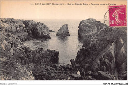 ADPP3-44-0250 - BATZ-sur-MER - Sur La Grande Côte - Coupure Dans La Falaise  - Batz-sur-Mer (Bourg De B.)