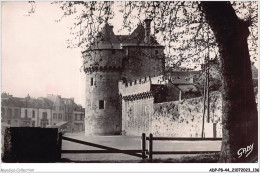 ADPP8-44-0739 - GUERANDE - Place Du Marché Au Bois  - Guérande