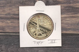 Médaille Souvenirs&Patrimoine : Tour Eiffel - Type 3  (couleur Or) - 2010 - Otros & Sin Clasificación
